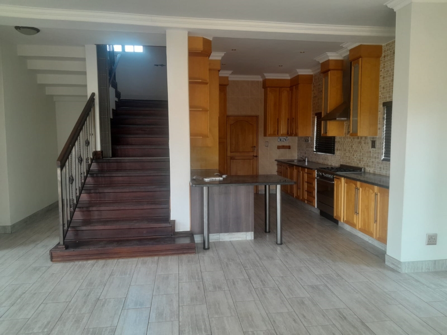 To Let 5 Bedroom Property for Rent in Cashan North West